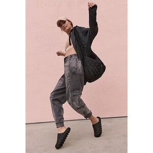 NWT FREE PEOPLE MOVEMENT Sz M FAST TRACK PANTS UTILITY HAREM IN BLACK